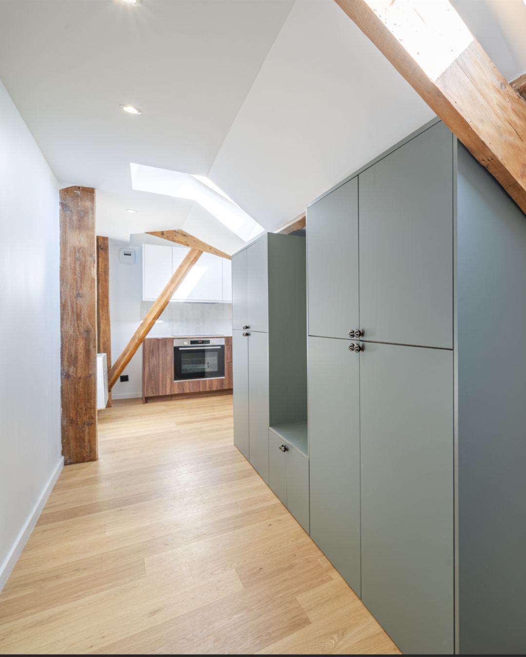 rangement couloir studio dans les combles