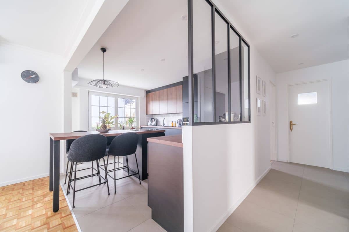 cuisine ouverte sur le salon verrière entrée