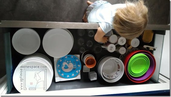 cuisine tiroir à vaisselle à hauteur des enfants