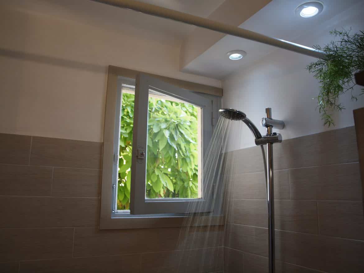 Comment s&rsquo;offrir une vraie salle de bain familiale dans moins de 4m² ?[étude de cas]