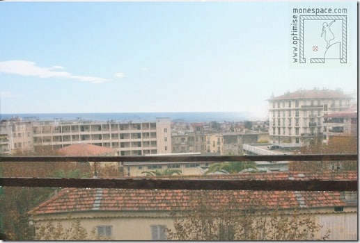 vue mer par dessus les toits de Nice