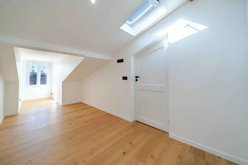 studio sous combles rénovation espace de vie